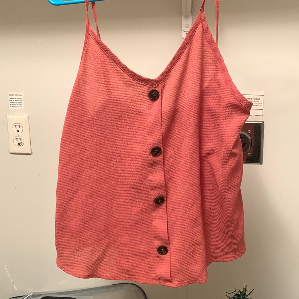 Salmon button tank